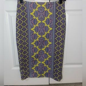 This high waste stylish skirt is great for business casual work life. 

Size 2